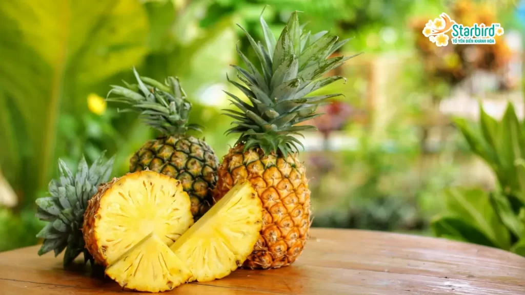 Dứa thể hiện sự phát đạt đến trong nhà